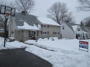 10 Tuttle St, Green Brook, NJ 08812