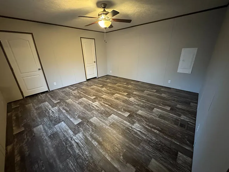 289 Bristol Dr — Photo 6