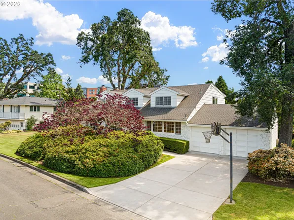 2160 Oakmont Way, Eugene, OR 97401