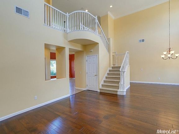 4th image of 10025 Prairie Dunes Way