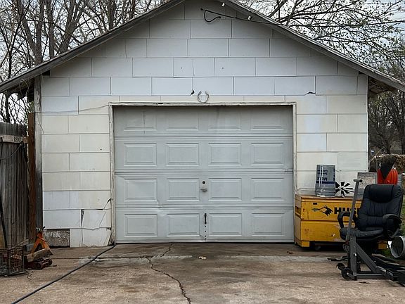 4th image of 309-311 N 6th St
