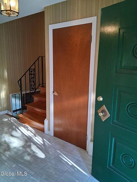 4th image of 341 W Highland Drive