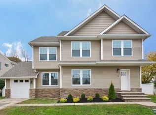 104 Taggart Way, Saddle Brook, NJ 07663