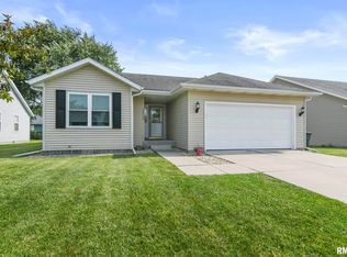 2604 Carl Prairie Dr, Springfield, IL 62703