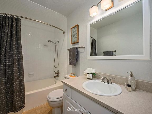 5th image of 14611 NE 50th Pl APT F5