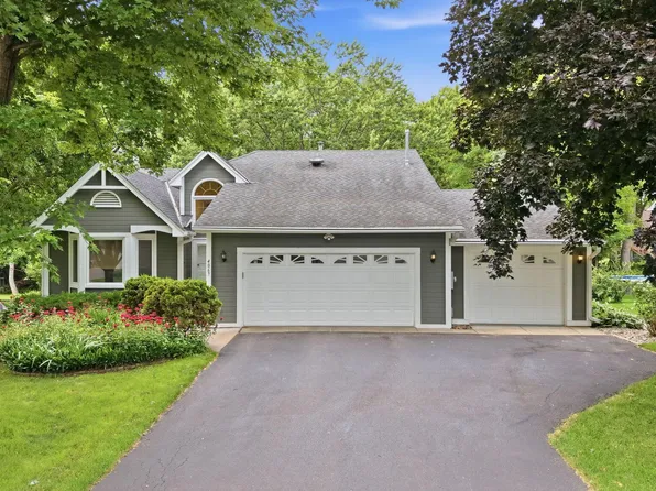 4067 Stockdale Dr, Vadnais Heights, MN 55127