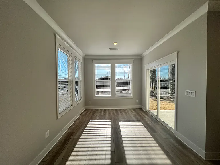150 Rose Lake Ct — Photo 10