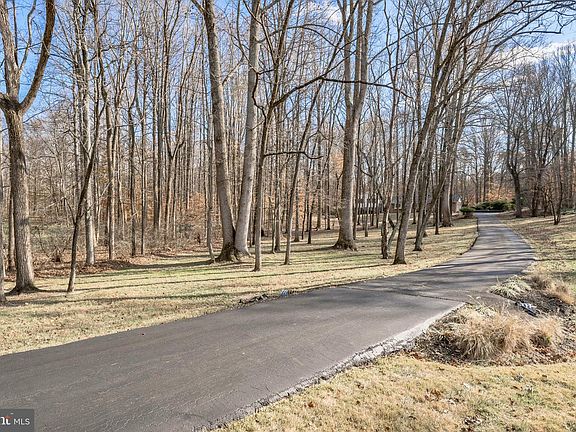 2nd image of 2950 Cedarwood Ln
