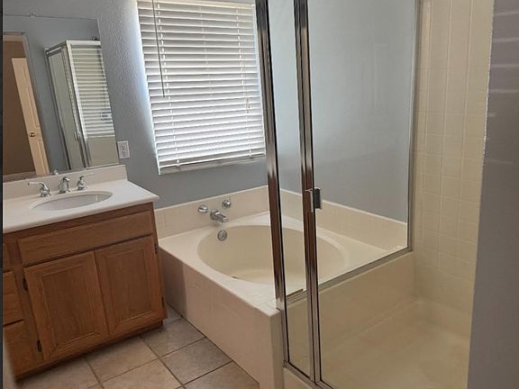 4th image of 14848 Herschel Ave