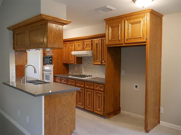 Your Dream Kitchen Awaits!