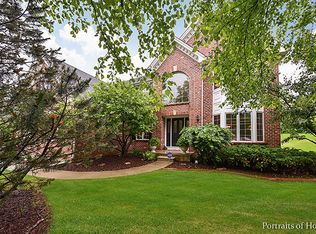 3N421 Hickory Knoll Ln, West Chicago, IL
