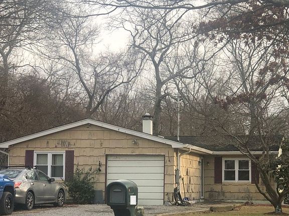 2nd image of 126 Northern Blvd