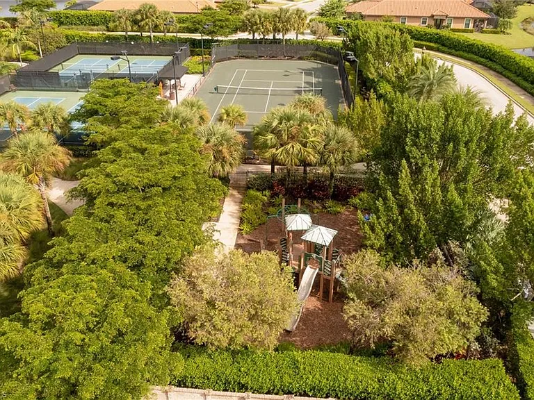 8013 Calle Canovas Ct — Photo 33