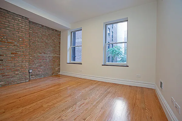 Rented by Weinstein Realty Group | media 17