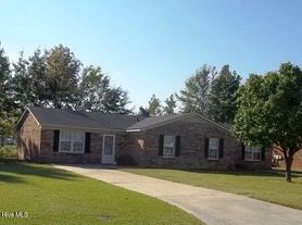 111 Phillips Cir, Greenville, NC