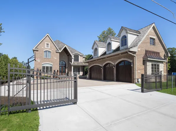 2611 E Lakeshore Dr, Twin Lakes, WI 53181