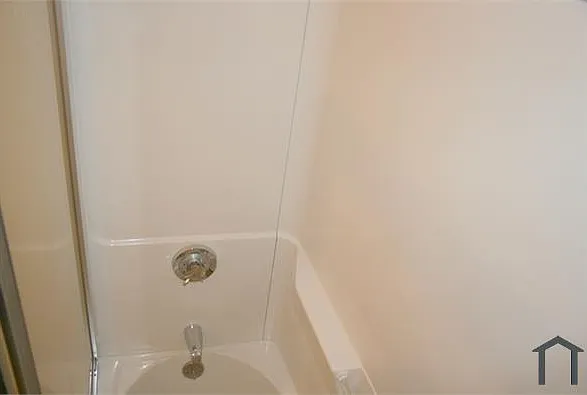 30 Holmes St #2 — Photo 12