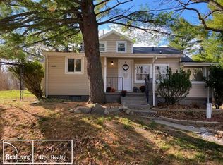 3681 Orion Rd, Oakland, MI 48363