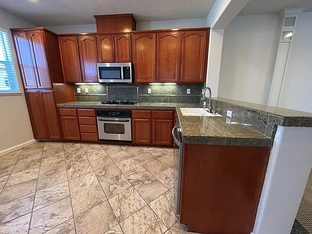 2115 Unbridled Ct — Photo 2