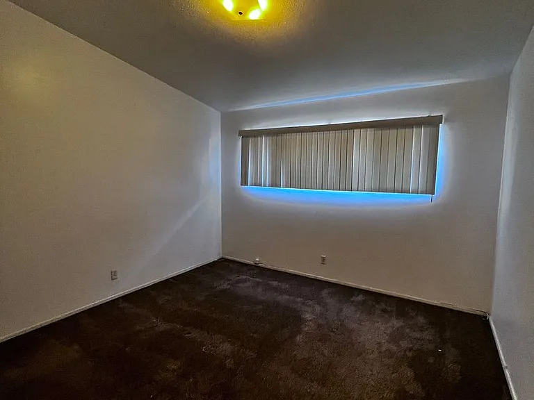 732 Sidonia Ave — Photo 9