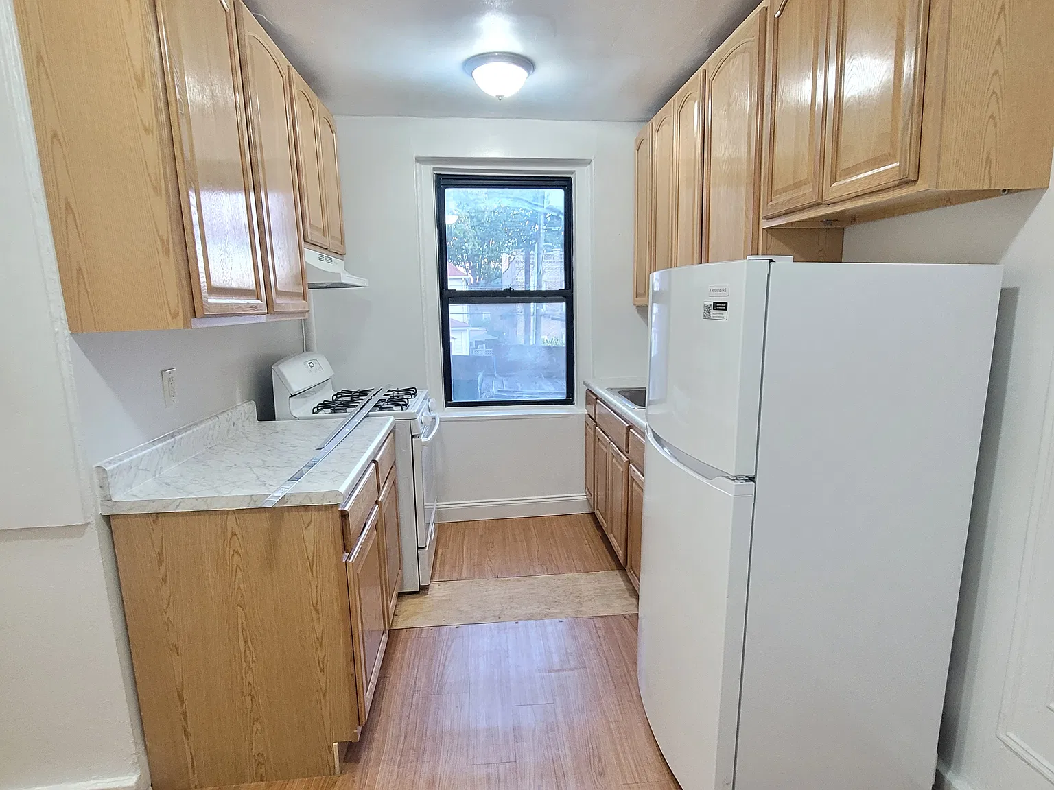 McLean Ave, Yonkers — Photo 4