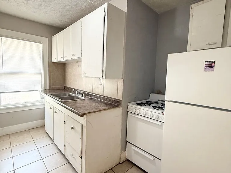 1911 Park Ave — Photo 5