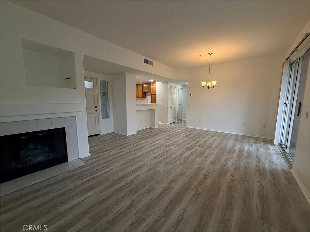 1 bed, 847 sqft, $2,775 — Photo 2