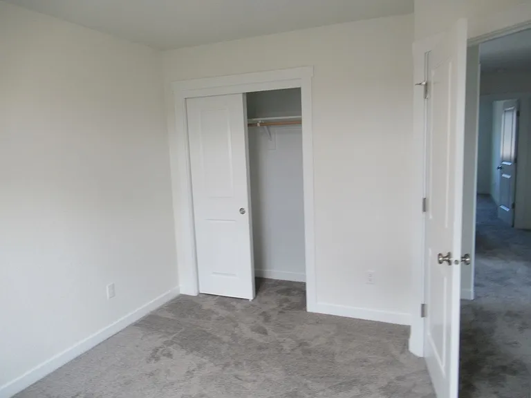 Newer Three Bedroom Duplex — Photo 12