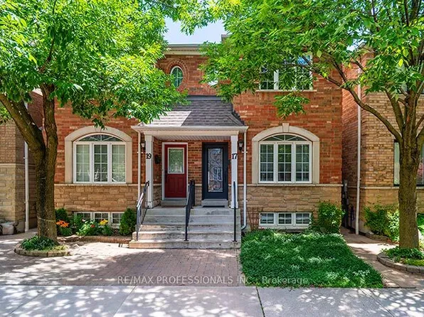 17 Algarve Cres, Toronto, ON M6N 5E7