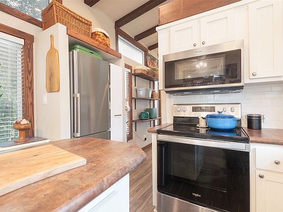 4th image of 921 Pecan Ct