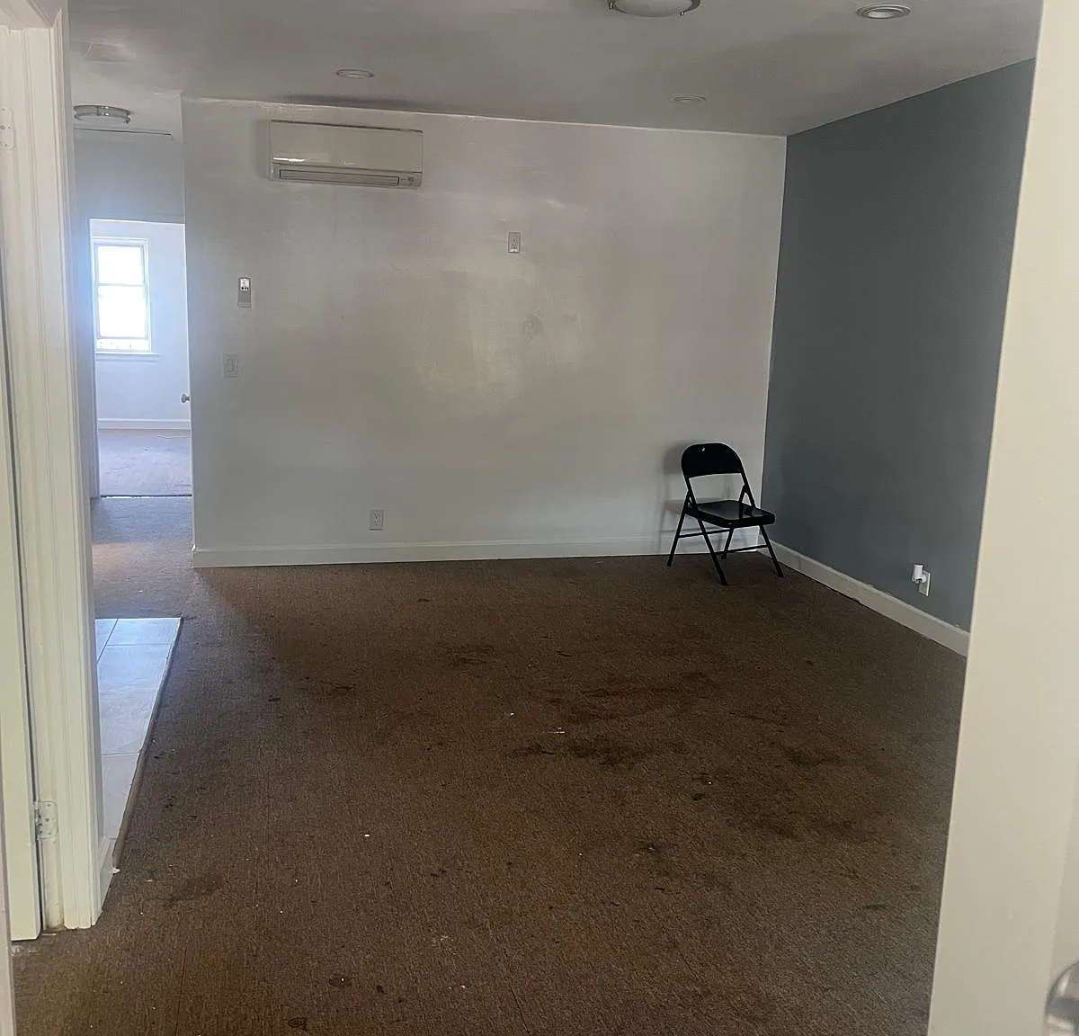 3 bed, 1000 sqft, $3,811 — Photo 4