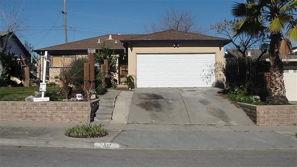 1st image of 517 Ella Dr