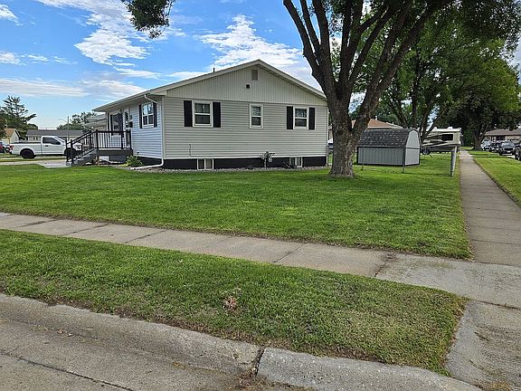 2nd image of 1109 Rose Ln
