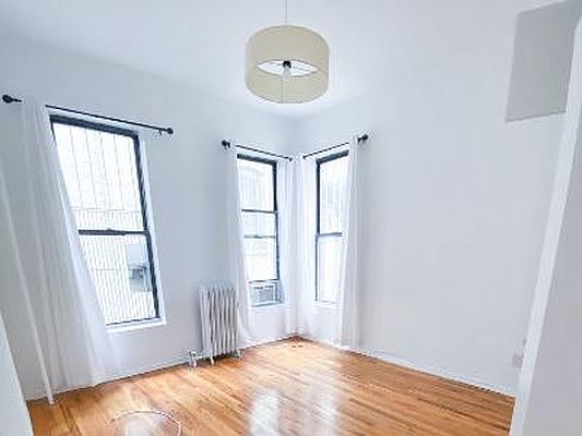 3rd image of 103 W 80th St #4R