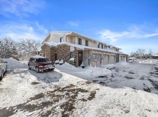 W177N9757 Riversbend Cir E, Germantown, WI 53022