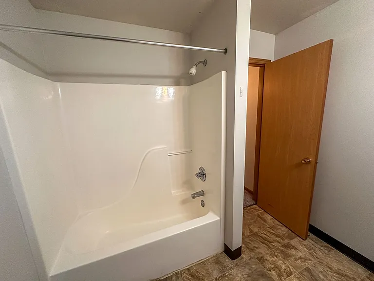 1401 N Dakota Ave — Photo 24