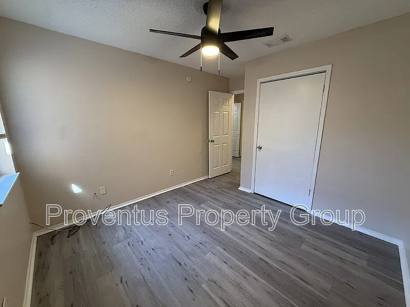 2 bed, 1.0 bath, 1000 sqft, $1,200 — Photo 1