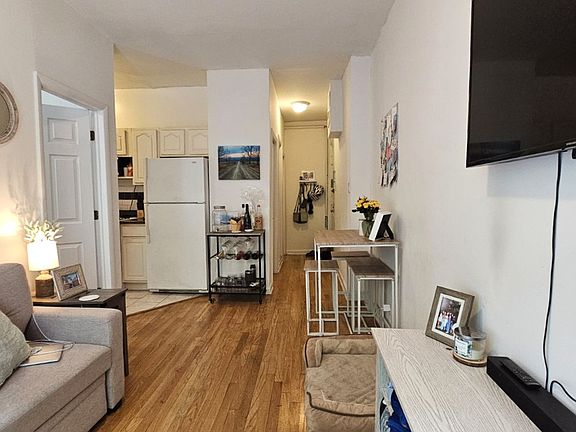 3rd image of 193 Bleecker St APT 4