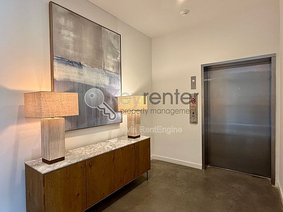 5th image of 411 Fairpoint St #206