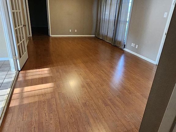 2nd image of 318 Park Dr
