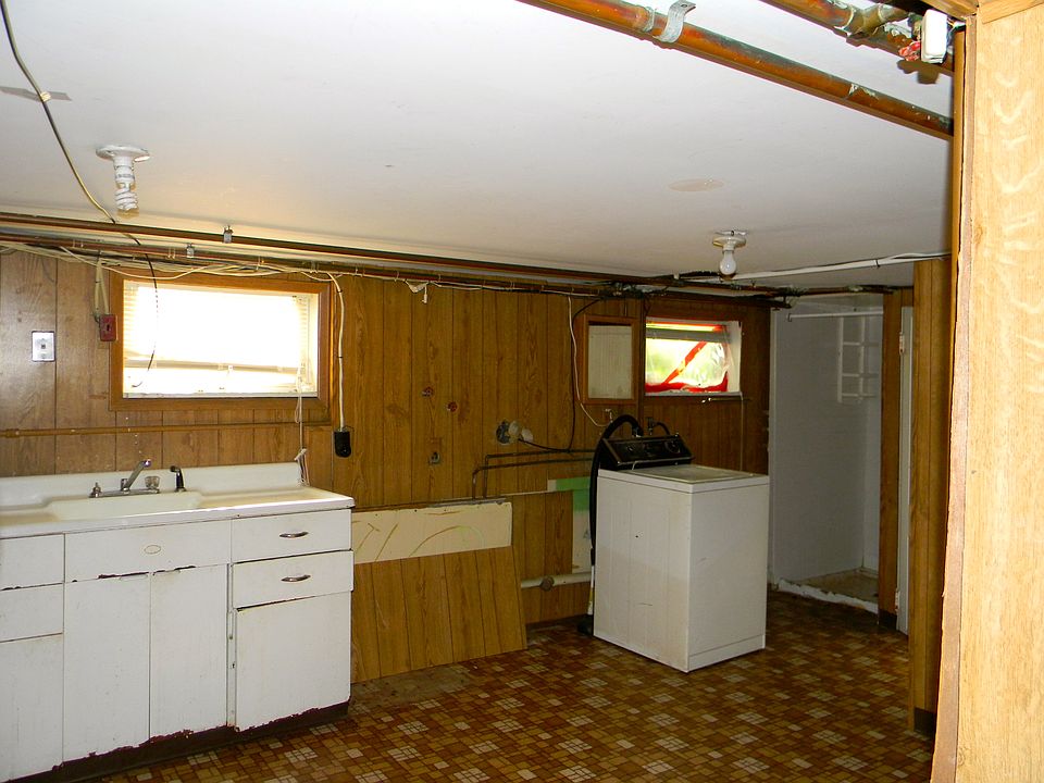 1st image of 1154 Gress St