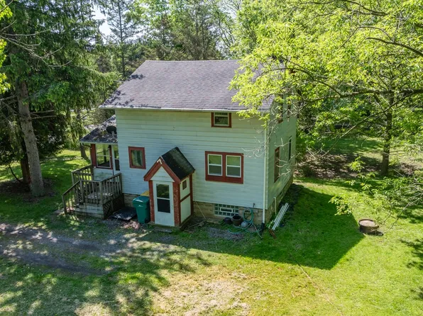 77 Fairview Rd, Scottsville, NY 14546