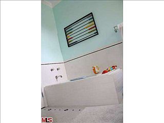 5th image of 615 N Orange Dr