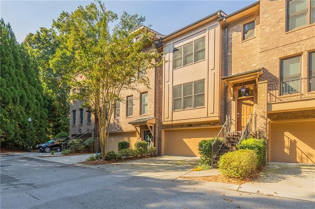 3 bed, 2605 sqft, $2,850 — Photo 1