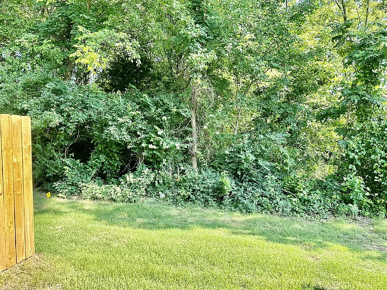 911 N Rupple Rd #106 — Photo 40