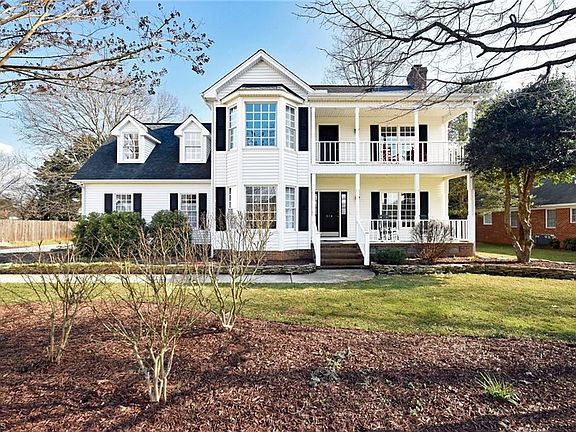 3rd image of 514 Spence Ave