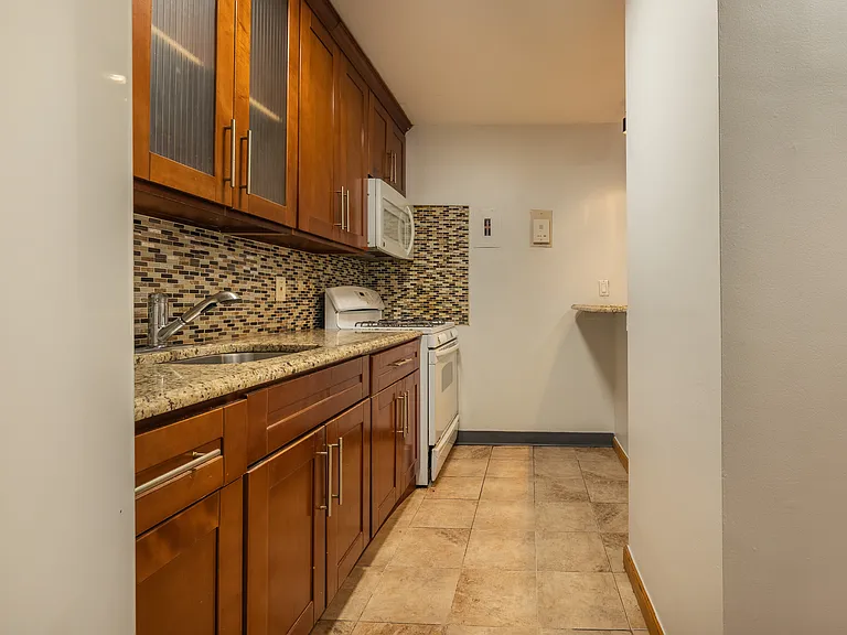 2625 Park Ave #9C — Photo 7