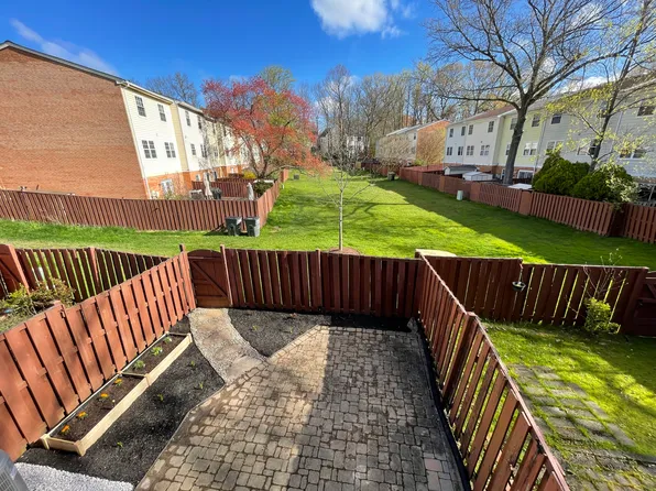 7712 Norsham Ln, Falls Church, VA 22043