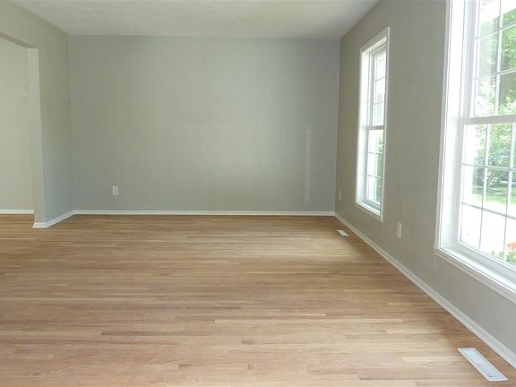 3rd image of 6242 Denwood Dr