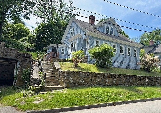 1st image of 13 Merchant St